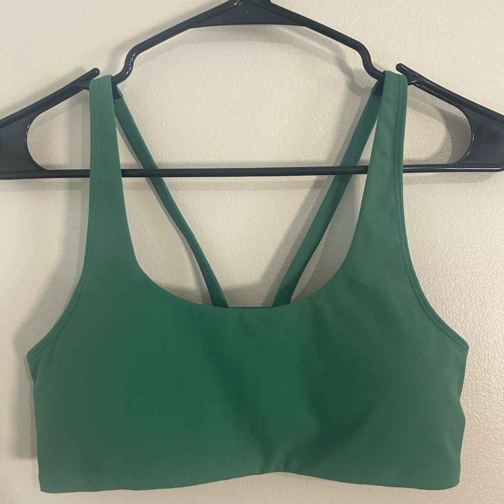 Vuori Sports Bra. Super comfy size is S.